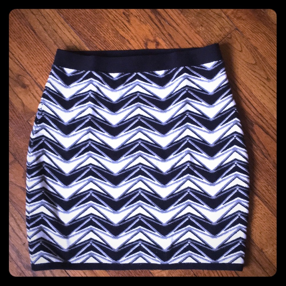 Chelsea & Violet Black and White Mini Skirt S